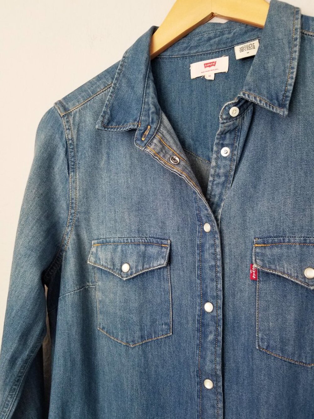 Levi's Chambray Denim Blue Shirt Dress M Western Snap Button Red Tab 100% Cotton - Picture 10 of 15